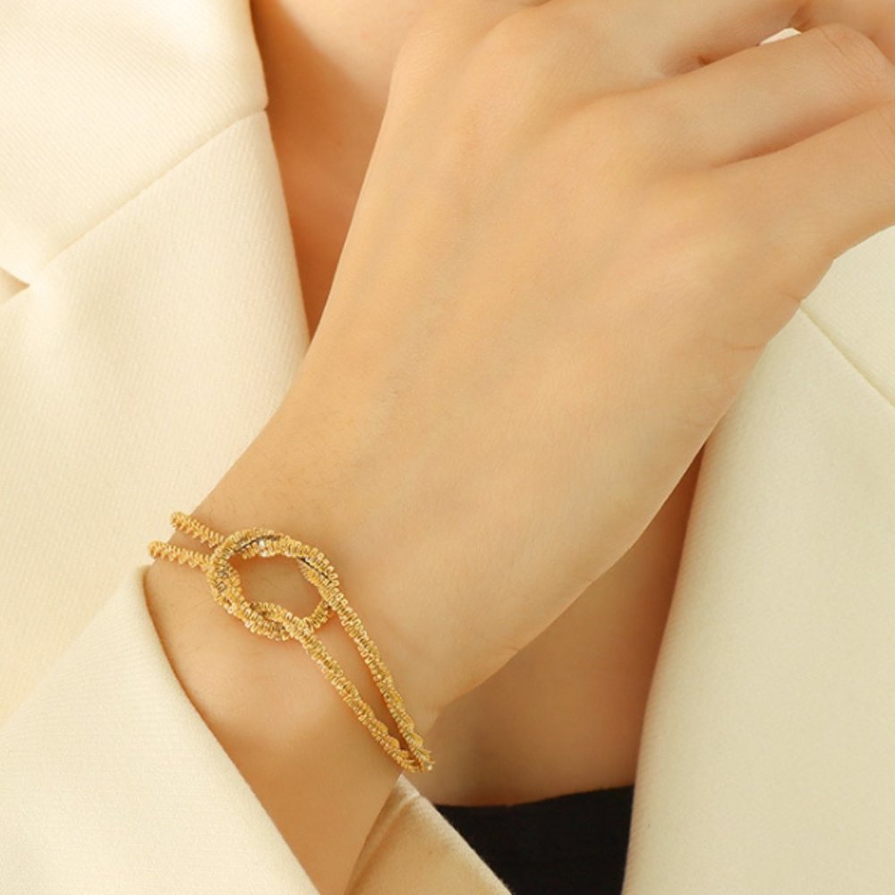 Gold knot bracelet
